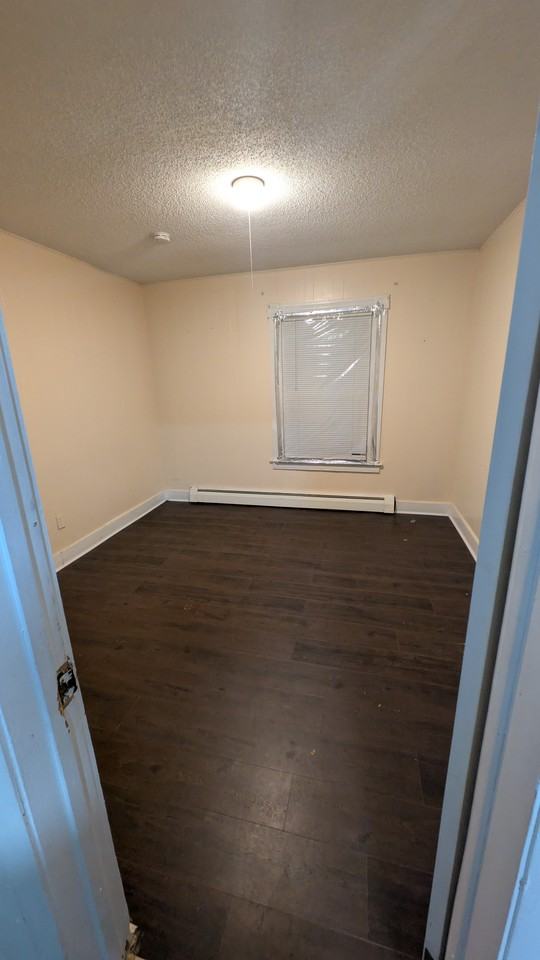 83 Lounsbury Ave #1