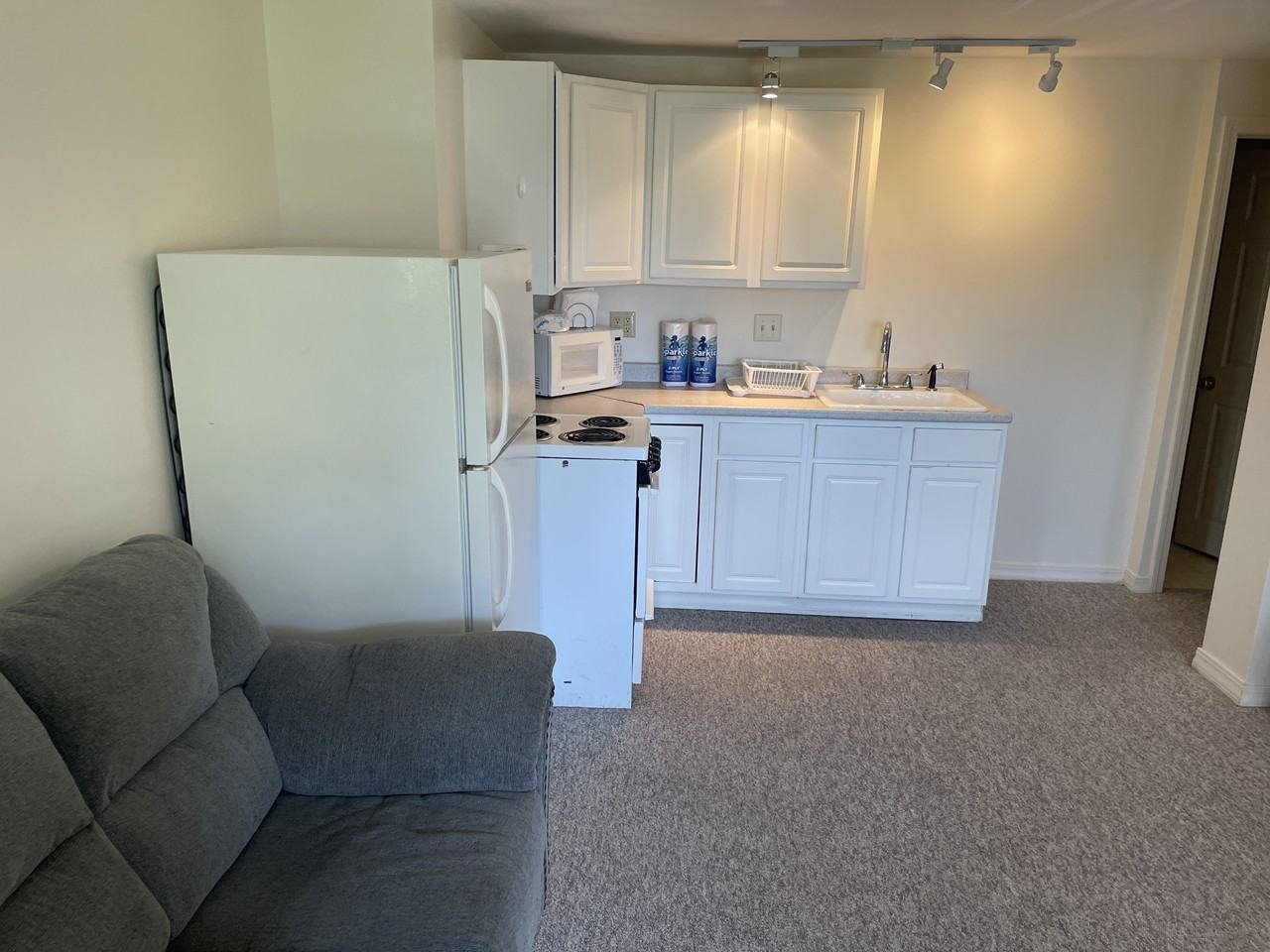 834 State St #9 - Photo 2 of 9