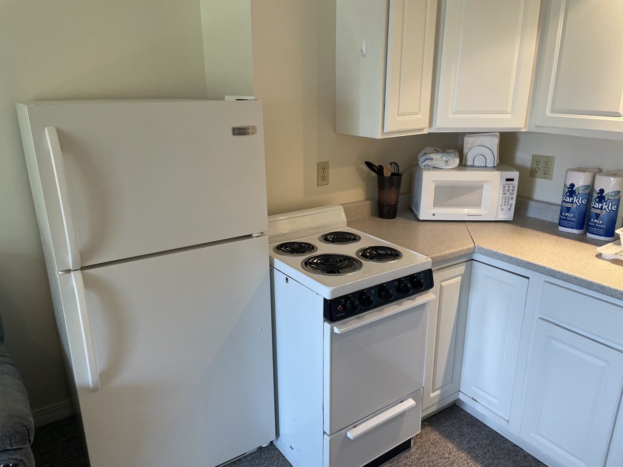 834 State St #9 - Photo 3 of 9