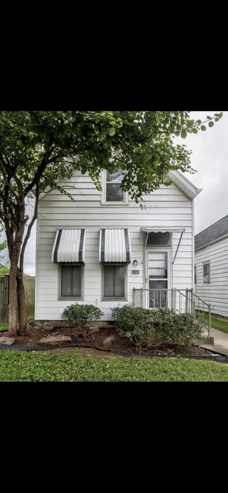 1923 W Iowa St #NA - Photo 2 of 9