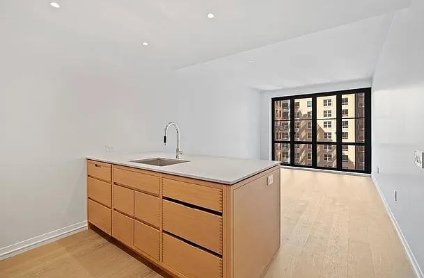 W 96th St #15G - Photo 2 of 20