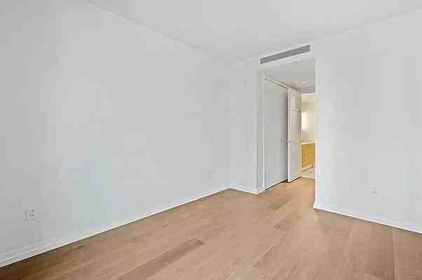 W 96th St #15G - Photo 4 of 20