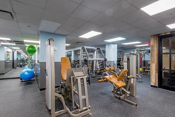 E 86th St #19NE - Photo 7 of 20