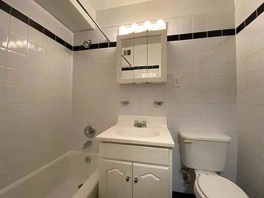 E 86th St #6CW - Photo 4 of 20