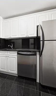 E 86th St #4LE - Photo 5 of 20