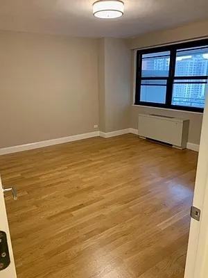 E 86th St #16FW - Photo 3 of 20