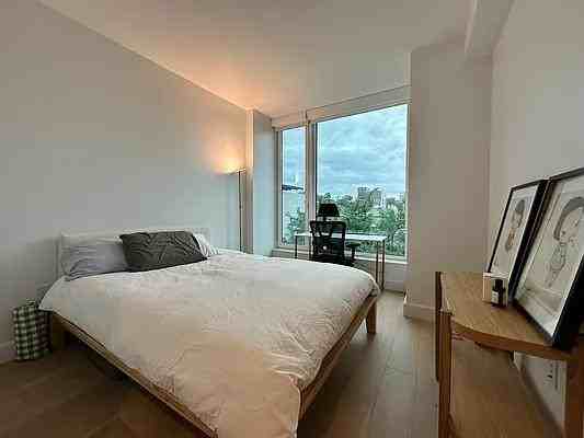 N 1st St #5H - Photo 6 of 8