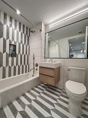 N 1st St #5H - Photo 7 of 8