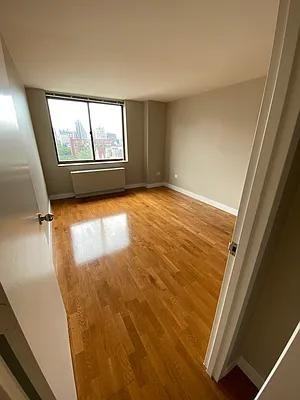 W 89th St #016N - Photo 2 of 20