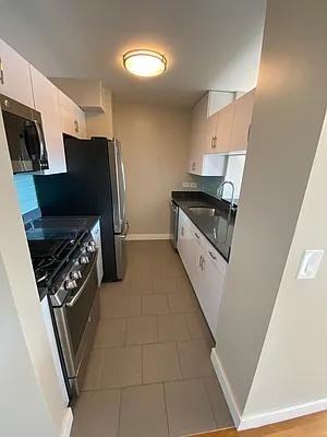 W 89th St #015N - Photo 6 of 20