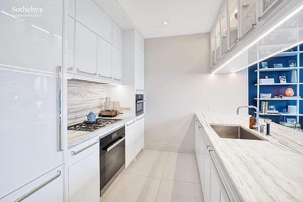 E 95th St #27C - Photo 3 of 20