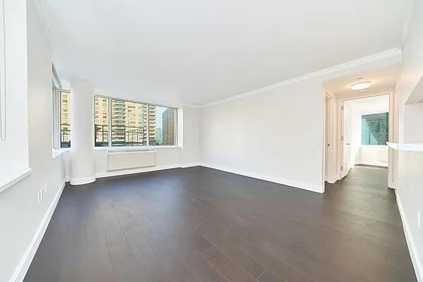 Riverside Blvd #12U - Photo 3 of 19