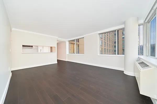 Riverside Blvd #12U - Photo 4 of 19