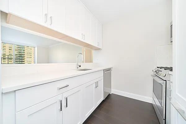 Riverside Blvd #12U - Photo 5 of 19