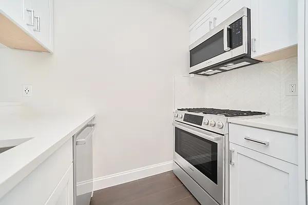 Riverside Blvd #12U - Photo 7 of 19