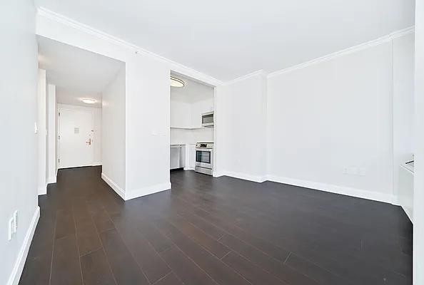 Riverside Blvd #18K - Photo 3 of 11