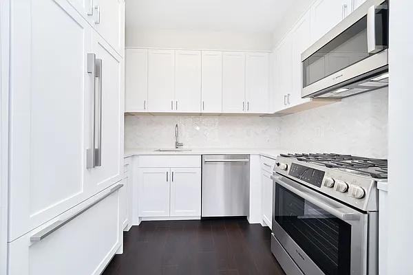 Riverside Blvd #18K - Photo 4 of 11