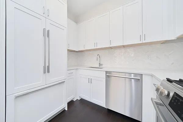 Riverside Blvd #18K - Photo 5 of 11