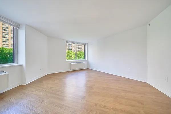 Riverside Blvd #708 - Photo 2 of 10