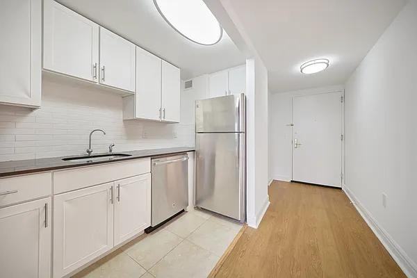 Riverside Blvd #708 - Photo 7 of 10