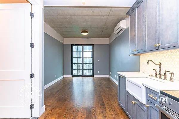 Kent Ave #501 - Photo 2 of 20