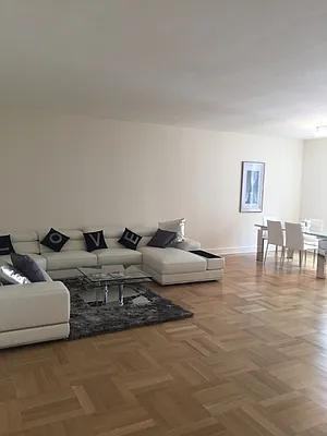 W 63rd St #315 - Photo 4 of 20