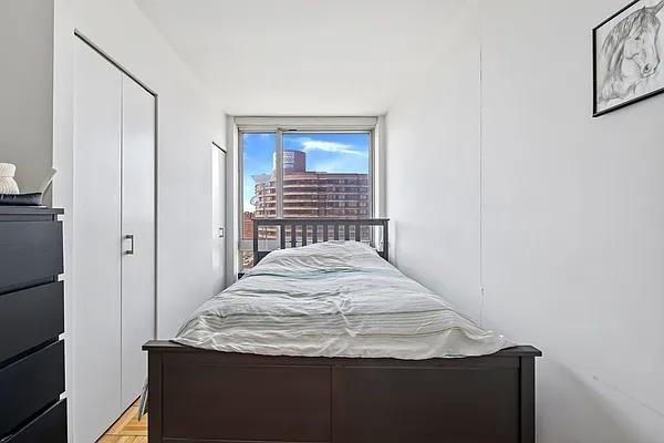 E 96th St #27J - Photo 4 of 20