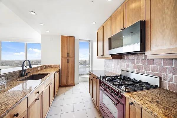 E 96th St #35B - Photo 3 of 16