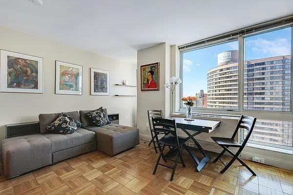 E 96th St #25K - Photo 2 of 16