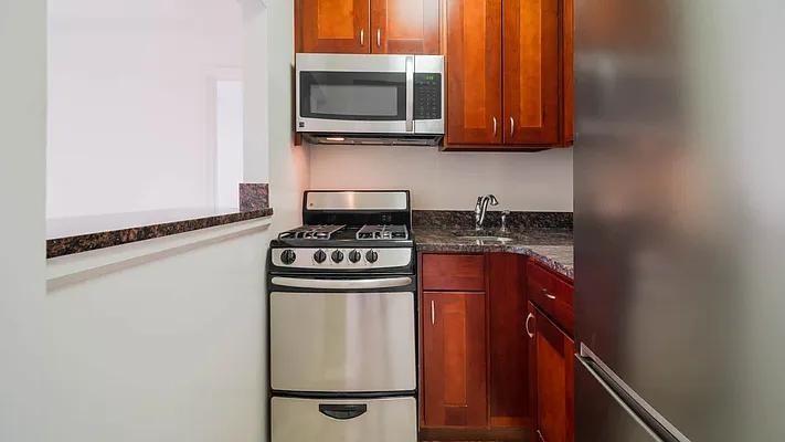 W 86th St #11E - Photo 5 of 20