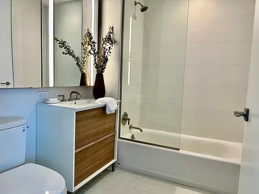 Commercial St #1D - Photo 6 of 15