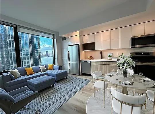 Commercial St #1826 - Photo 3 of 12