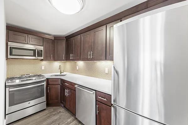 E 91st St #1202 - Photo 7 of 20