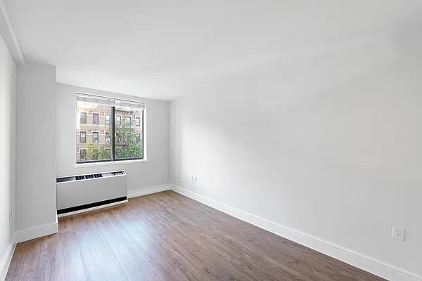 E 91st St #0305 - Photo 5 of 20