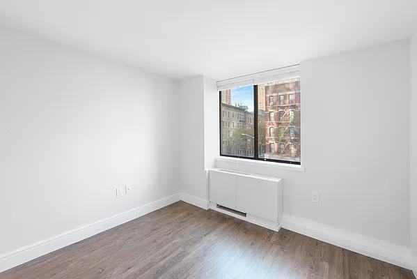 E 91st St #0305 - Photo 7 of 20