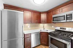 featured image of E 91st St #0204