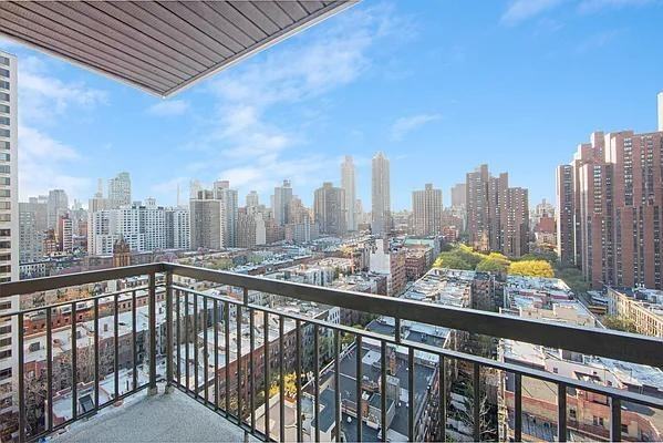 E 91st St #2005 - Photo 2 of 19