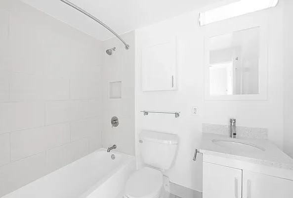 E 91st St #2005 - Photo 6 of 19