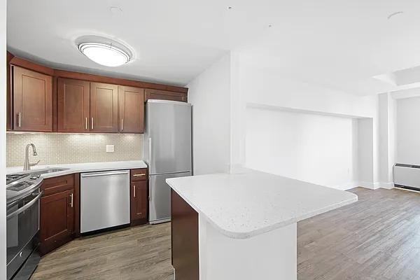 E 91st St #1007 - Photo 7 of 20