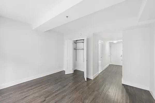 E 91st St #0503 - Photo 4 of 18