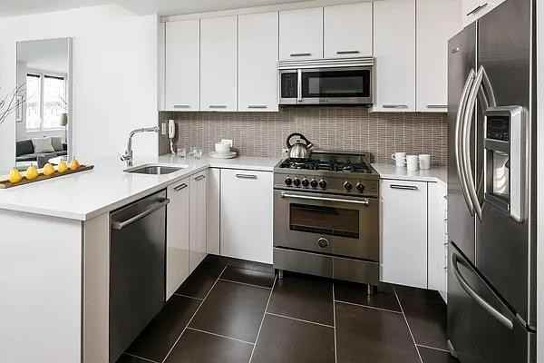 W 93rd St #10G - Photo 3 of 20