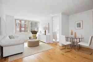 featured image of E 86th St #14C