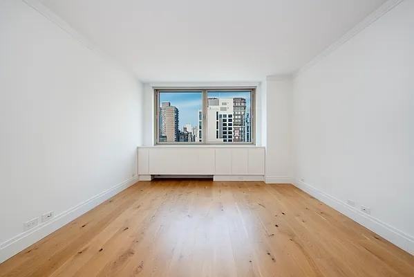 E 86th St #13AA - Photo 3 of 20