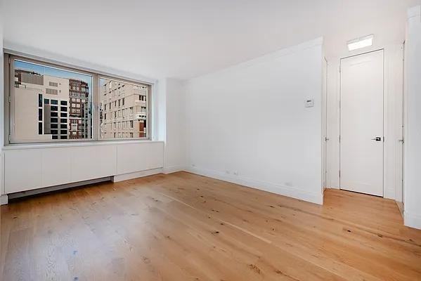 E 86th St #13AA - Photo 5 of 20