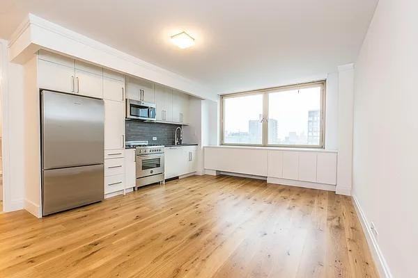 E 86th St #21A1 - Photo 2 of 20