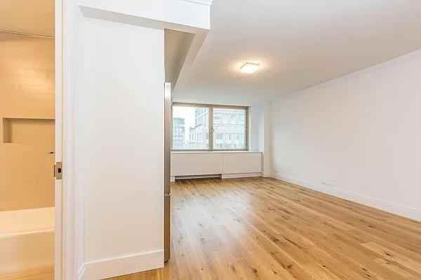 E 86th St #21A1 - Photo 3 of 20