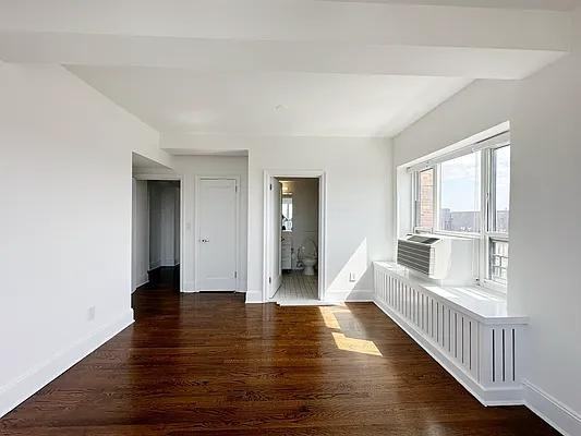 W 113th St #2001 - Photo 4 of 7