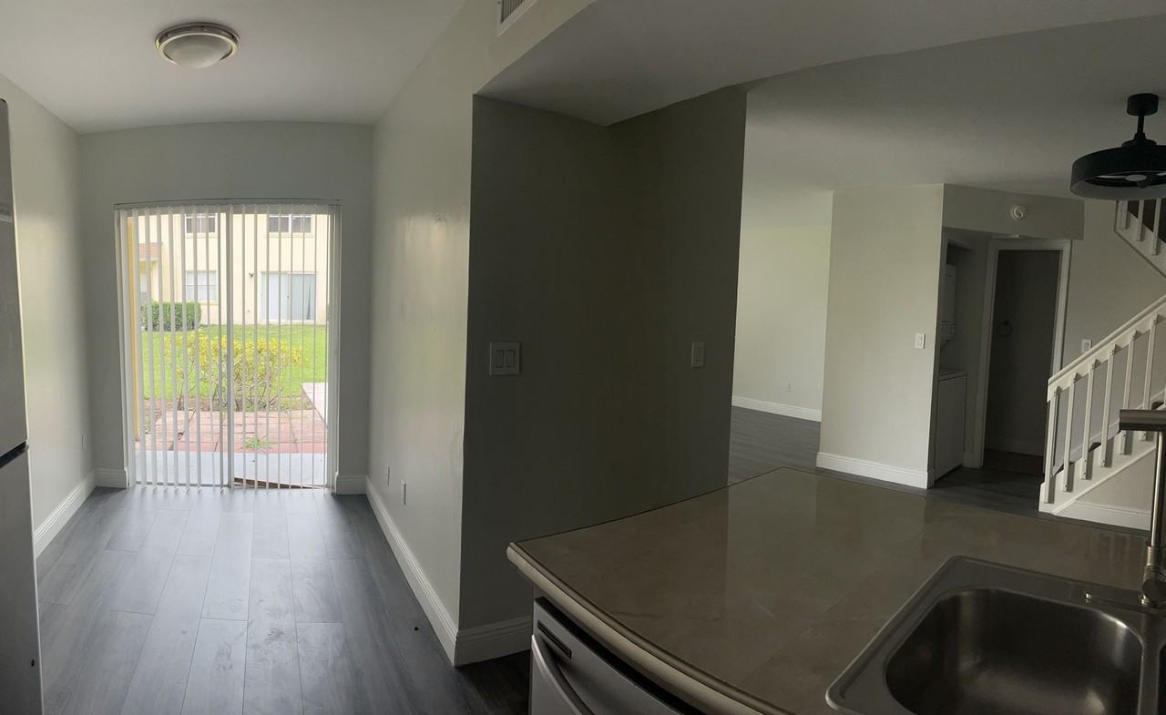 6890 Southgate Blvd - Photo 3 of 50
