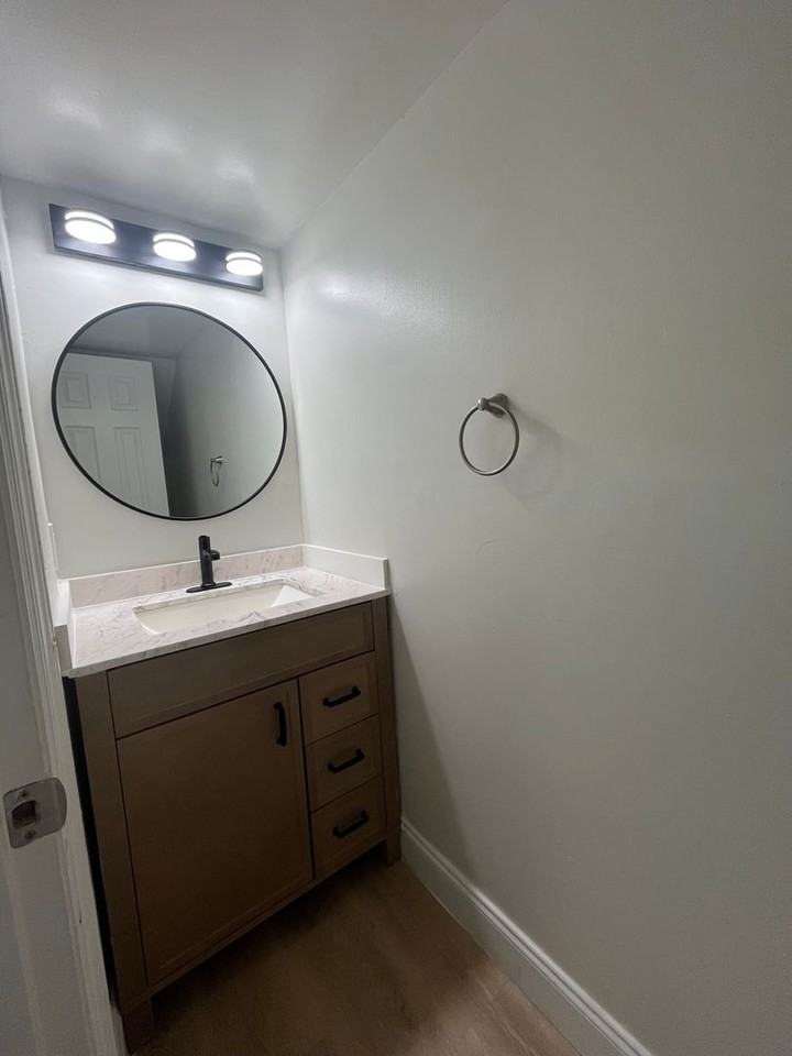 6890 Southgate Blvd - Photo 5 of 50