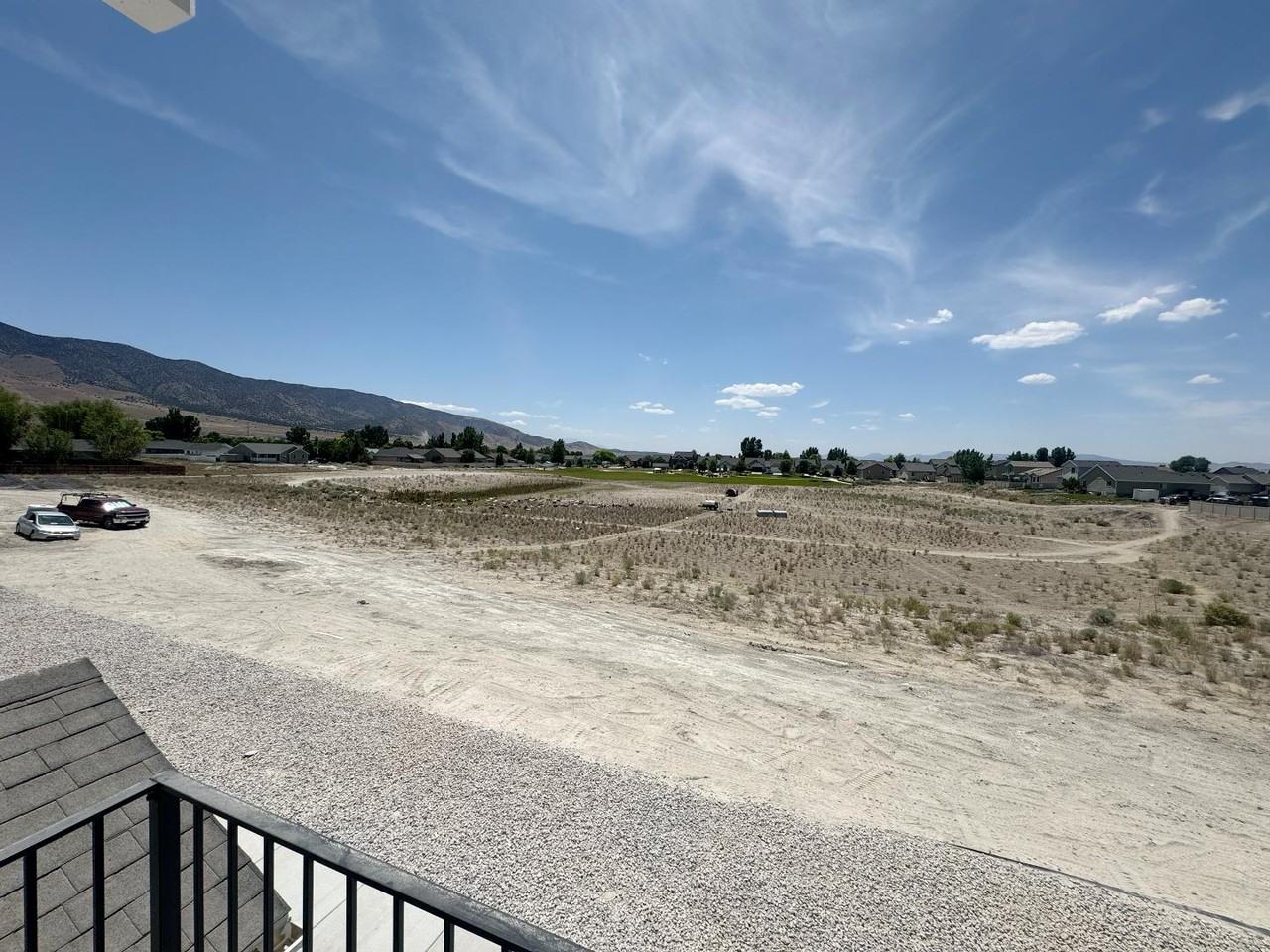 1872 E Thunder Ln - Photo 5 of 20